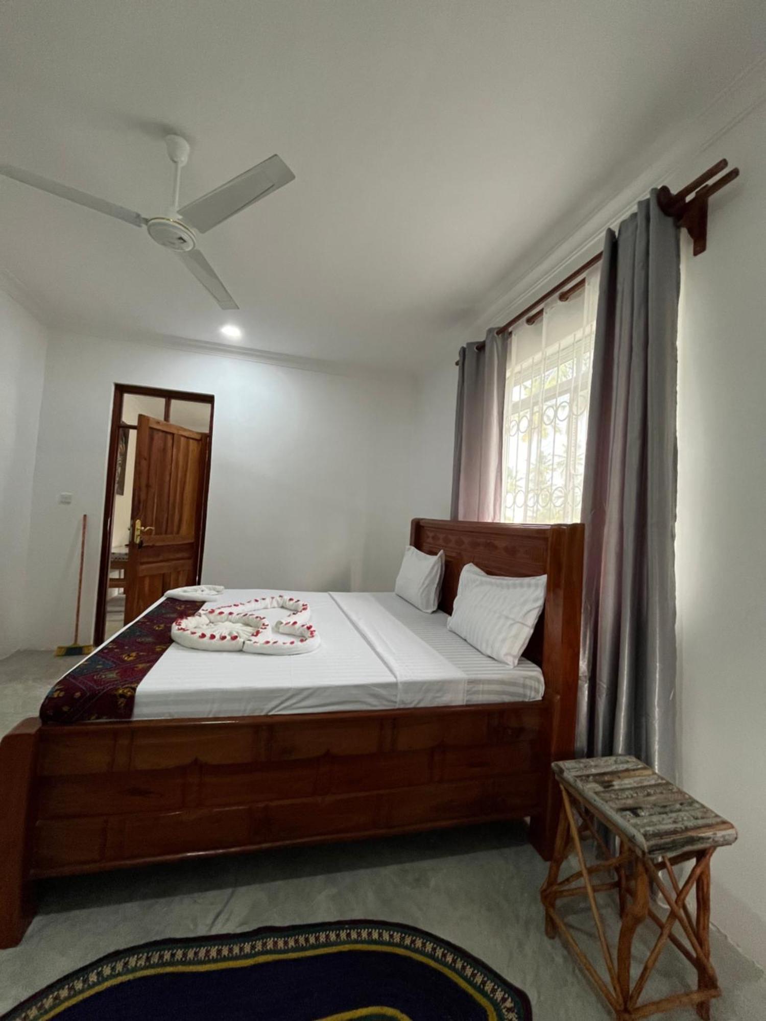 Bed & Breakfast Tumbo Swahili *
