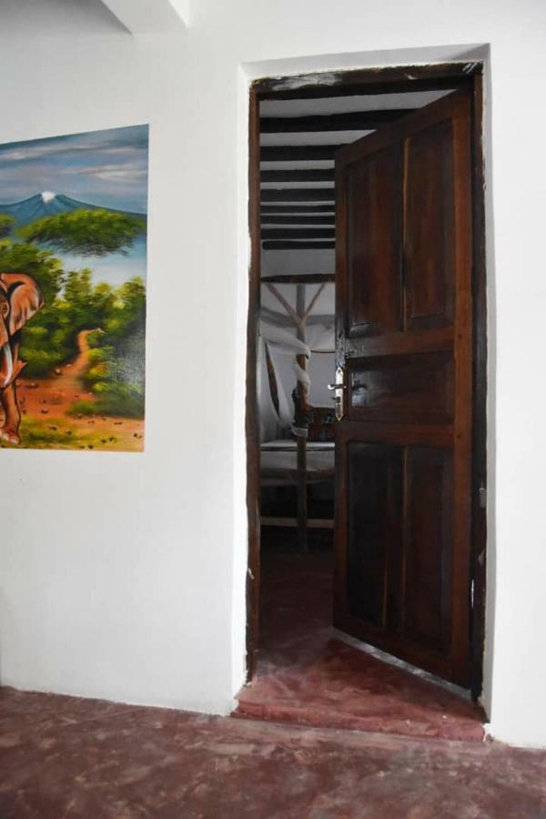 Bed & Breakfast Tumbo Swahili *